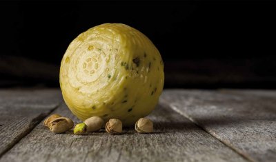 Amatrice Pecorino Pistacio (pecorino_al_pistacchio.jpg)